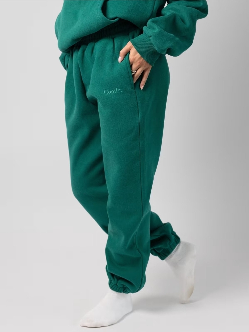 Comfrt Signature Fit Bundle
Hooded Sweatshirt & Joggers Set Large & XL in TEAL - Picture 6 of 6